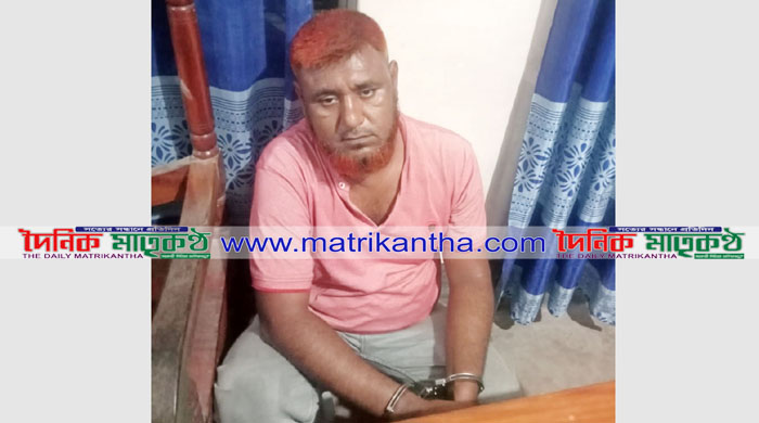 ডিবির ওসি পরিচয় দিয়ে ইজিবাইক ছিনতাইকালে জনতার হাতে আটক